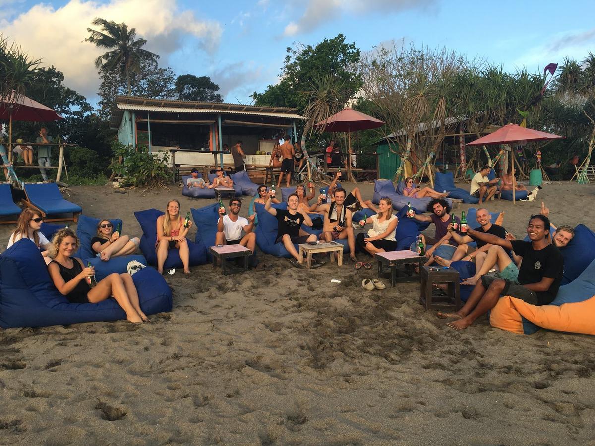 Canggu Surf Hostel Exterior photo