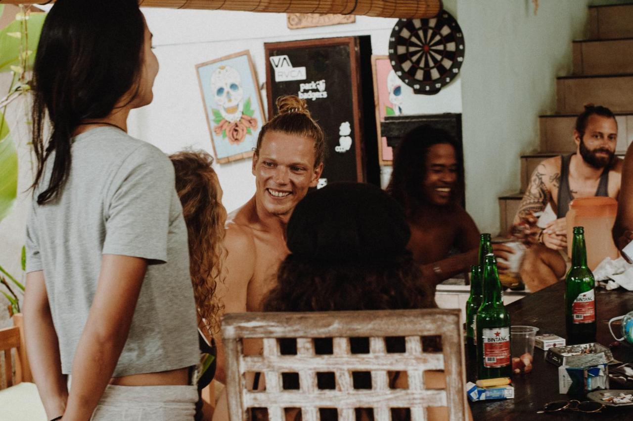 Canggu Surf Hostel Exterior photo